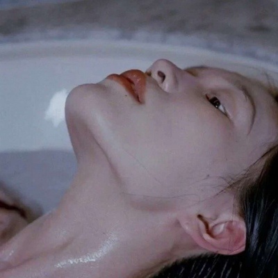 2024年最火最好看的女生头像真人(优选16张)