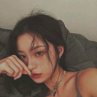 最近很火的社会头像女(共16张)
