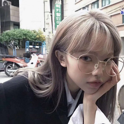 第一眼就吸引男生的女生头像(共16张)