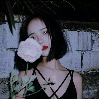 2024好看的短发女生头像(优选16张)
