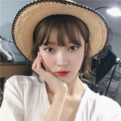 2024好看的短发女生头像(优选16张)