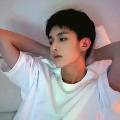 2024年最火的男微信头像(16张)