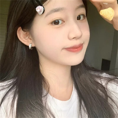 2024快手最火的头像女(共18张)