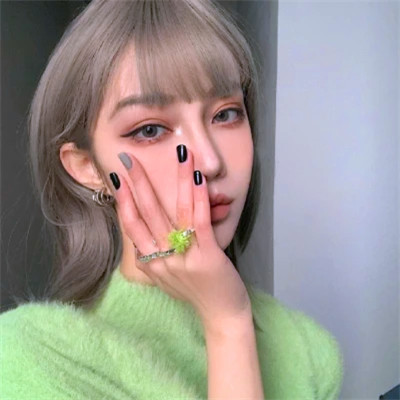 2024快手最火的头像女(共18张)
