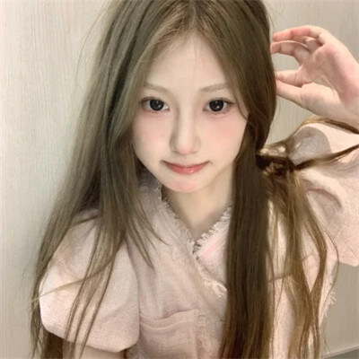 2024快手最火的头像女(共18张)