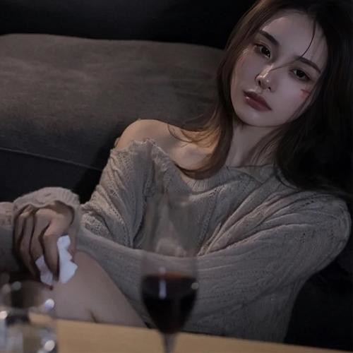 2024年快手最火的头像图片女生(共16张)