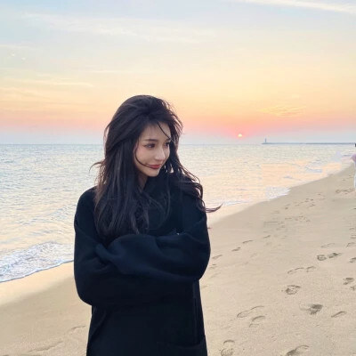 2024年快手最火的头像图片女生(共16张)
