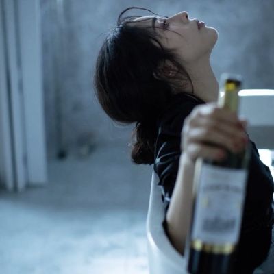 2024年最流行的伤感微信头像图片(共16张)