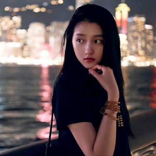 2024年最流行的伤感微信头像图片(共16张)