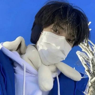 2024最流行伤感头像男(共16张)