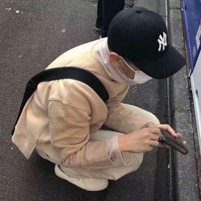 2024最流行伤感头像男(共16张)