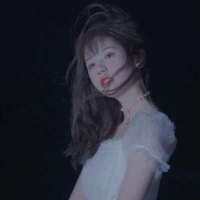 2024最流行伤感头像女(精选15张)