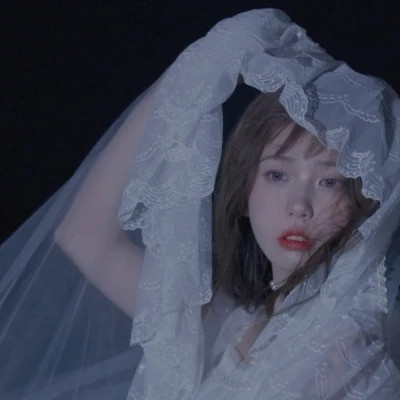 2024最流行伤感头像女(精选15张)