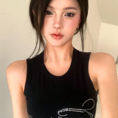 2024年最潮最火女生头像图片(16张)