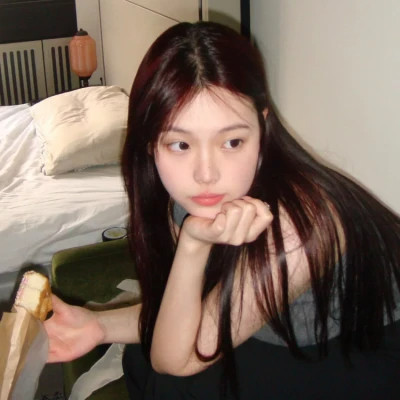 2024年最潮最火女生头像图片(16张)