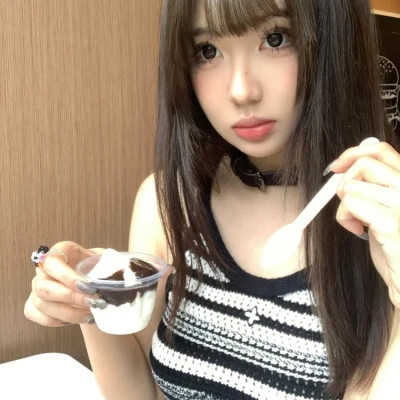 2024年最潮最火女生头像图片(16张)
