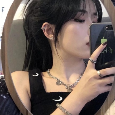 2024年最潮最火女生头像图片(16张)