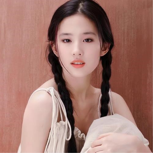 2024年微信头像女士专用(优选18张)