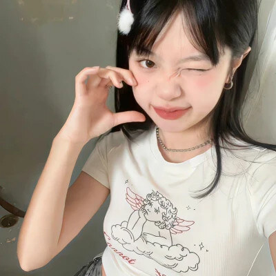 2024年最火的头像女生(共16张)