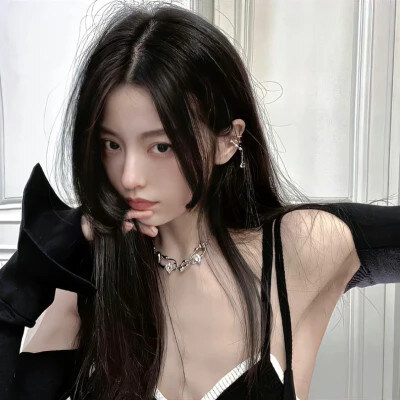 2024年最火的头像女生(共16张)