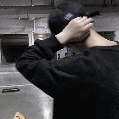 微信2024最火男生头像(共12张)