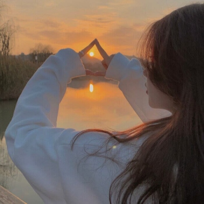 最美的太阳微信头像女(共12张)