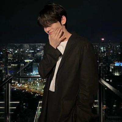 30岁男人用的好看的抖音头像(精选12张)