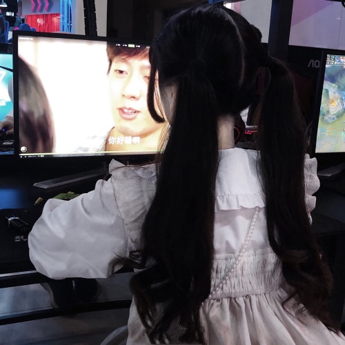 最有气质的女人背影微信头像(共12张)