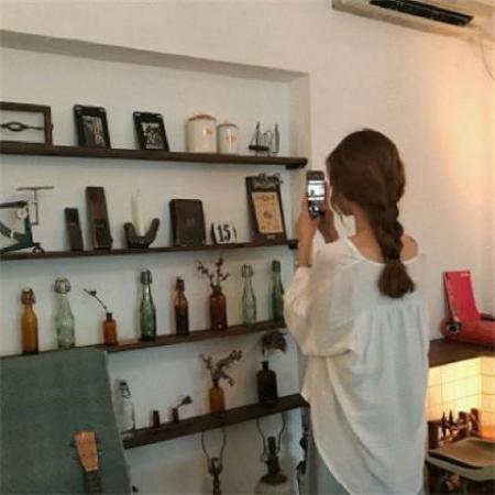 2024年最火微信背影头像女图片大全集(精选12张)