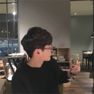 2024最新最好看的头像男(优选12张)
