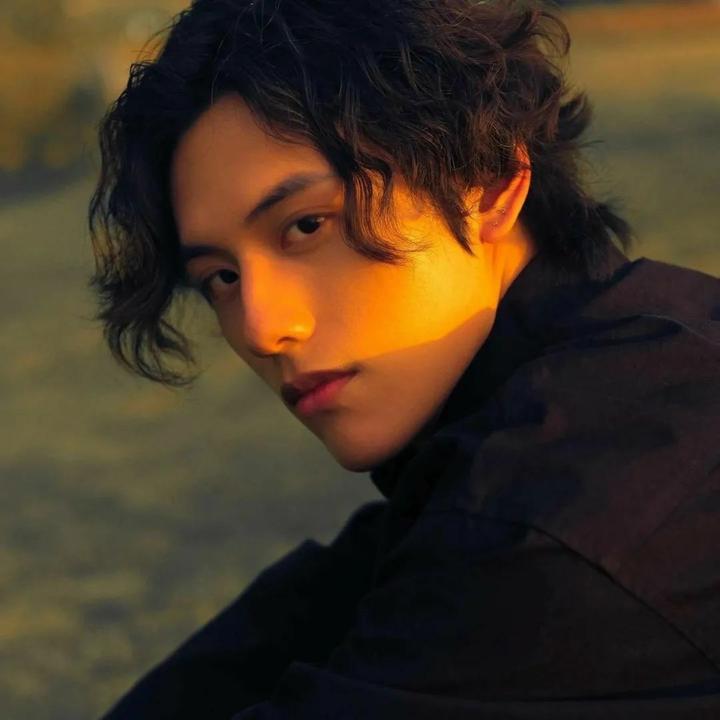 积极向上充满阳光的男生头像(12张)