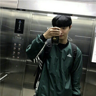 2024年微信头像高冷霸气男(16张)