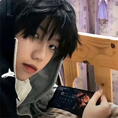 别人看不出的情侣头像真人(优选10张)
