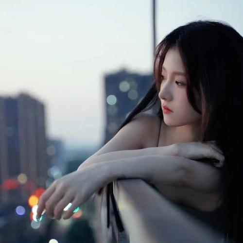 2024年最好看的微信头像图片女(共12张)